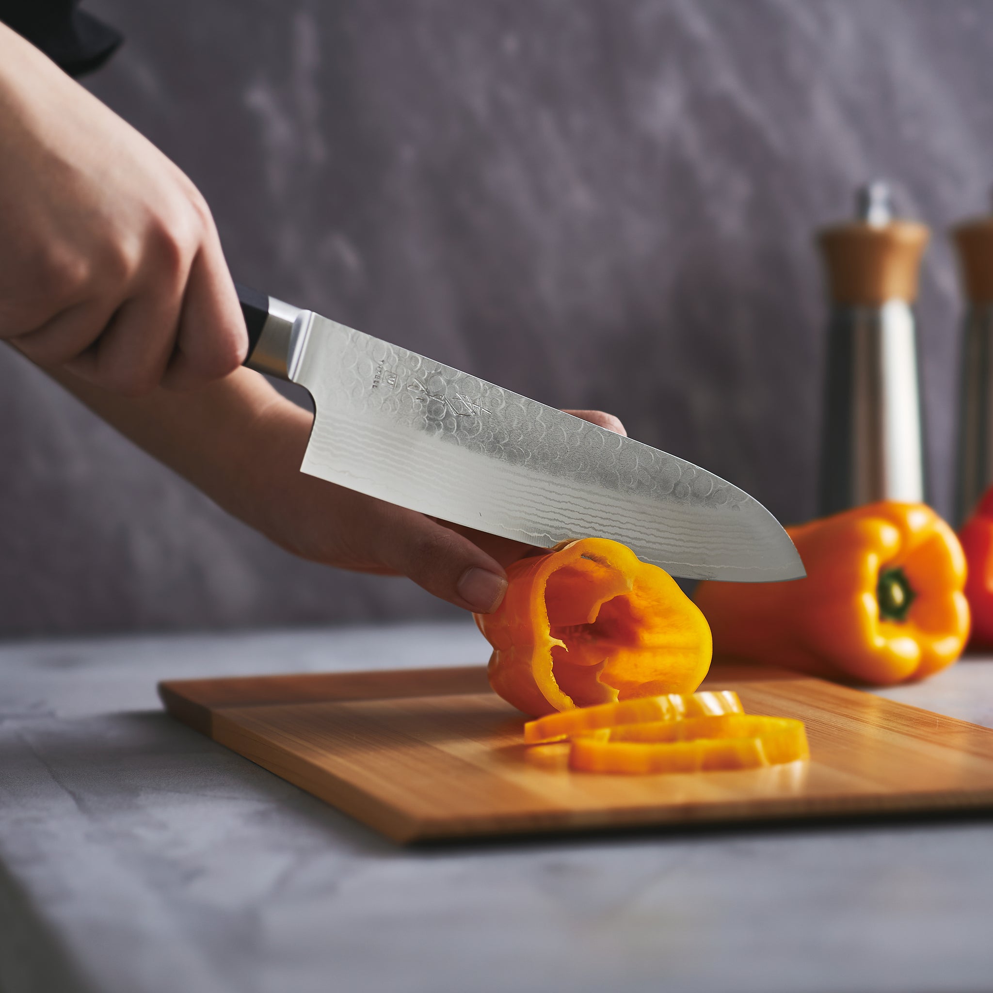 あすか｜37層鋼 三徳包丁 – YAXELL｜株式会社ヤクセル