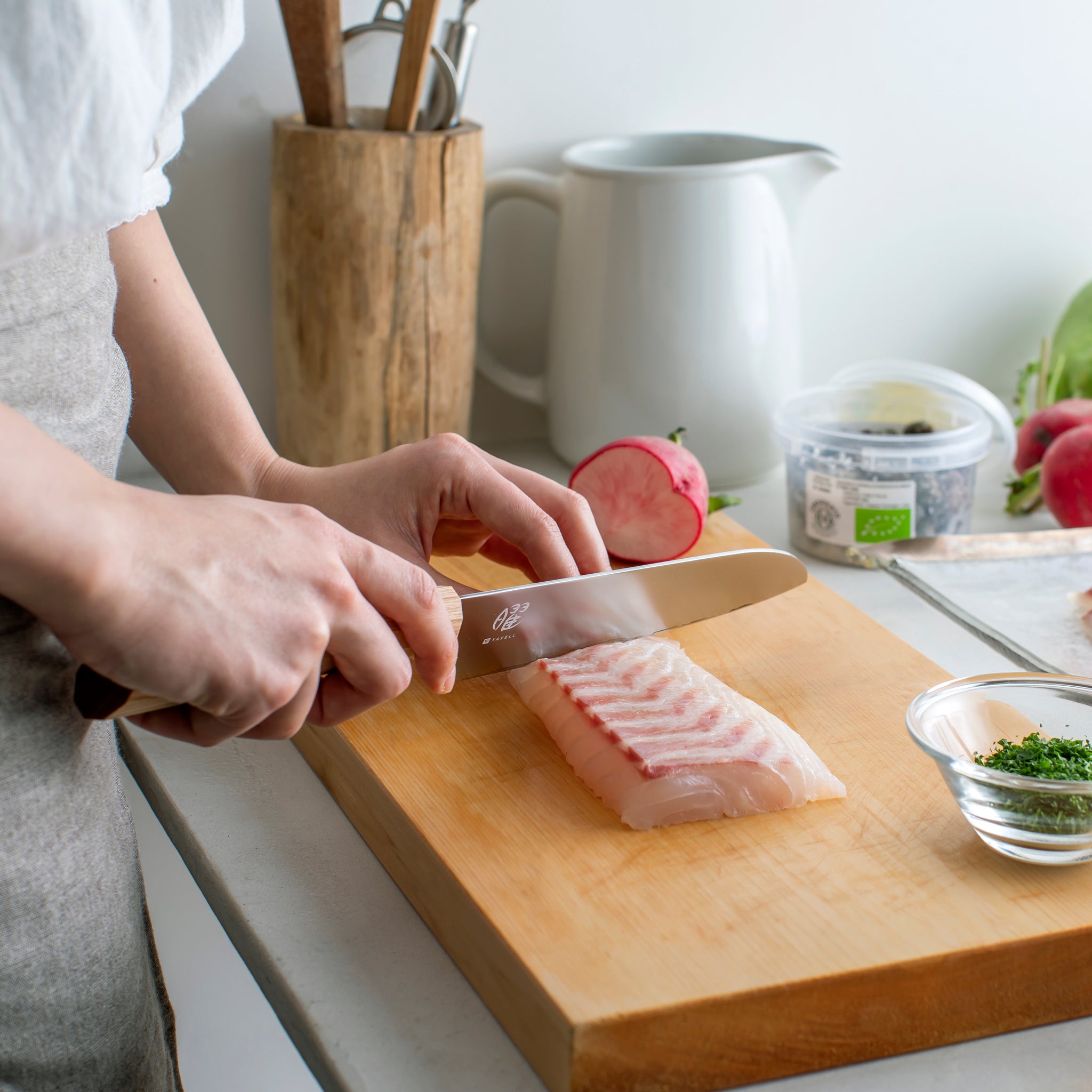 曜YO-U｜いろは 三徳包丁 – YAXELL｜株式会社ヤクセル